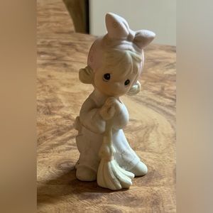 Little precious moments characters. Selling them as a set.